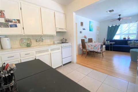 Condominio en venta en Saint Pete Beach, Florida, 2 dormitorios, 55.74 m2 № 1550376 - foto 5