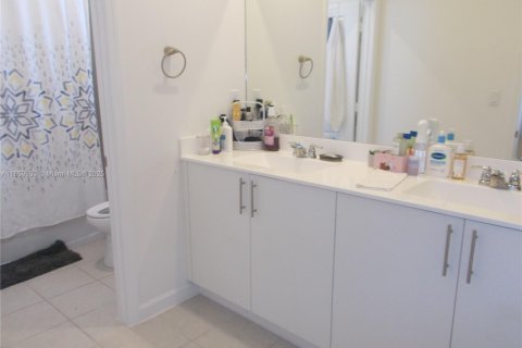 Casa en venta en Homestead, Florida, 5 dormitorios, 281.77 m2 № 1889412 - foto 12