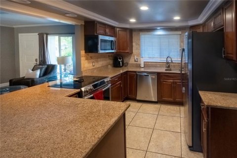 House in Belleair Bluffs, Florida 3 bedrooms, 162.58 sq.m. № 2129085 - photo 10