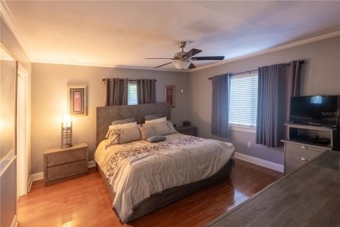 House in Belleair Bluffs, Florida 3 bedrooms, 162.58 sq.m. № 2129085 - photo 19