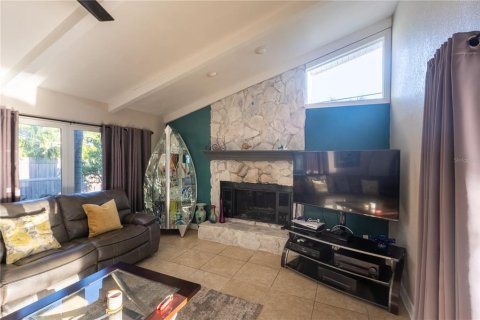 House in Belleair Bluffs, Florida 3 bedrooms, 162.58 sq.m. № 2129085 - photo 17