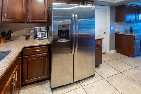 House in Belleair Bluffs, Florida 3 bedrooms, 162.58 sq.m. № 2129085 - photo 13