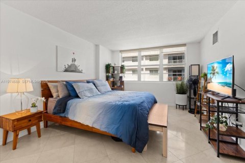 Copropriété à vendre à Miami Beach, Floride: 1 chambre, 75.07 m2 № 2041930 - photo 17