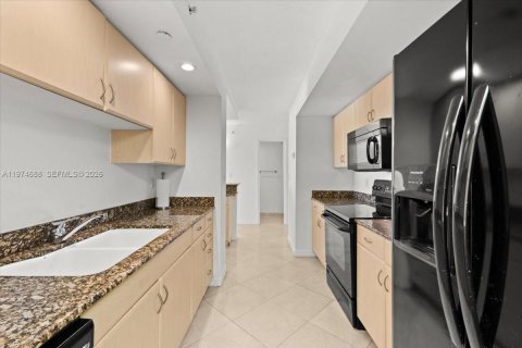 Copropriété à vendre à Miami Beach, Floride: 1 chambre, 75.07 m2 № 2041930 - photo 12