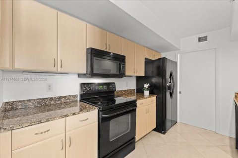 Copropriété à vendre à Miami Beach, Floride: 1 chambre, 75.07 m2 № 2041930 - photo 10