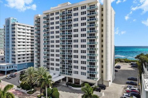 Купить кондоминиум в Майами-Бич, Флорида 1 спальня, 75.07м2, № 2041930 - фото 25