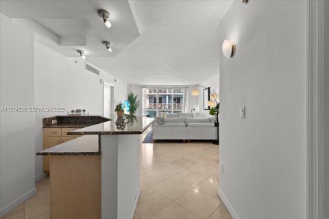Copropriété à vendre à Miami Beach, Floride: 1 chambre, 75.07 m2 № 2041930 - photo 6