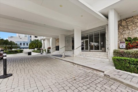 Copropriété à vendre à Miami Beach, Floride: 1 chambre, 75.07 m2 № 2041930 - photo 2