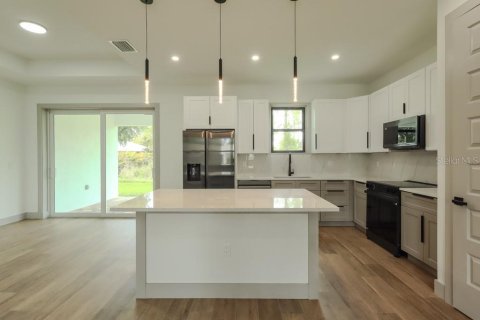 Villa ou maison à vendre à North Port, Floride: 4 chambres, 157.38 m2 № 2148259 - photo 5