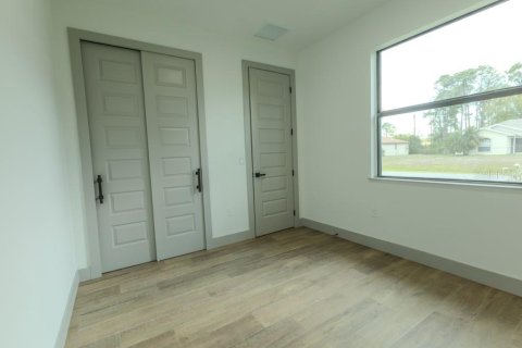 Villa ou maison à vendre à North Port, Floride: 4 chambres, 157.38 m2 № 2148259 - photo 15