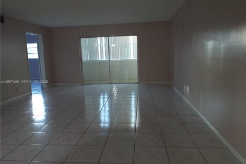 Купить кондоминиум в Халландейл-Бич, Флорида 2 спальни, 99.78м2, № 1949795 - фото 29