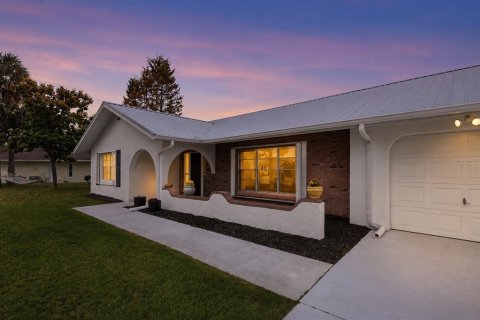 House in Palm Coast, Florida 3 bedrooms, 206.61 sq.m. № 2229467 - photo 6