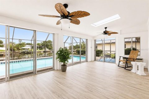 House in Palm Coast, Florida 3 bedrooms, 206.61 sq.m. № 2229467 - photo 9