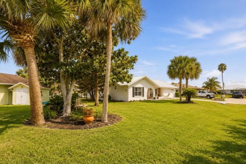House in Palm Coast, Florida 3 bedrooms, 206.61 sq.m. № 2229467 - photo 25