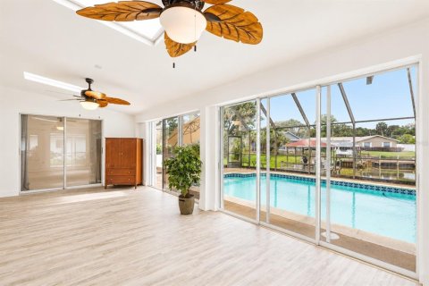 House in Palm Coast, Florida 3 bedrooms, 206.61 sq.m. № 2229467 - photo 8