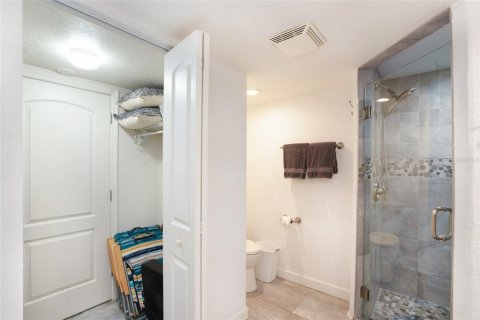 Купить кондоминиум в Индиан-Шорс, Флорида 3 комнаты, 102.19м2, № 2098003 - фото 24