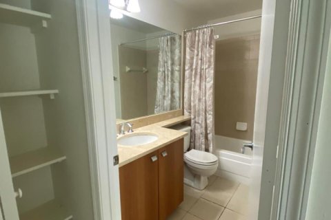 Condo in Delray Beach, Florida, 2 bedrooms  № 2154024 - photo 11