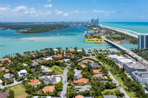 Снять в аренду кондоминиум в Бэл-Харбор, Флорида 1 спальня, 65.03м2, № 1993103 - фото 14