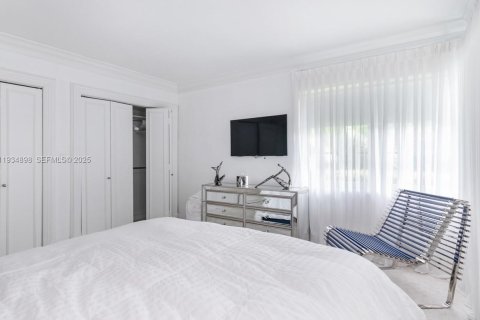 Снять в аренду кондоминиум в Бэл-Харбор, Флорида 1 спальня, 65.03м2, № 1993103 - фото 6