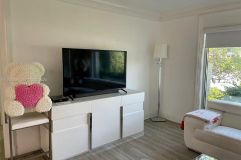 Снять в аренду кондоминиум в Бэл-Харбор, Флорида 1 спальня, 65.03м2, № 1993103 - фото 3