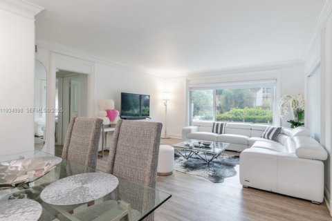 Кондоминиум с 1 спальней в Бэл-Харбор, Флорида № 1993103