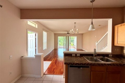 Townhouse in Wesley Chapel, Florida 3 bedrooms, 143.53 sq.m. № 2225110 - photo 25
