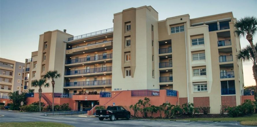 Condo in New Smyrna Beach, Florida, 3 bedrooms  № 2109080