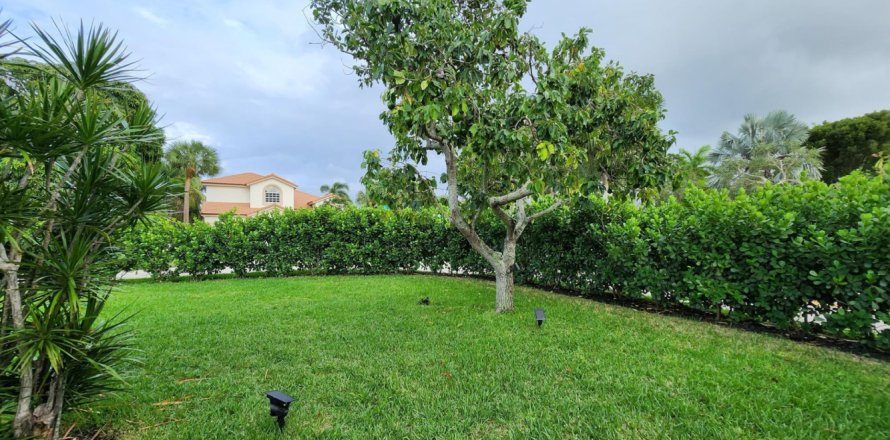 House in Boca Raton, Florida 3 bedrooms, 158.86 sq.m. № 1224920