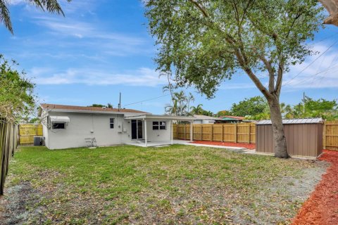 House in Oakland Park, Florida 2 bedrooms, 93.09 sq.m. № 2392131 - photo 16