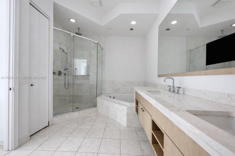 Copropriété à vendre à Miami, Floride: 2 chambres, 123.19 m2 № 2024582 - photo 15