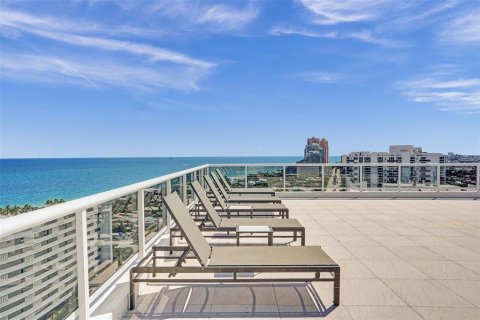 Copropriété à louer à Fort Lauderdale, Floride: 2 chambres, 102.19 m2 № 2174244 - photo 24