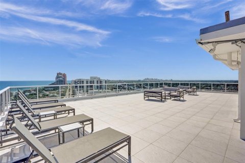 Copropriété à louer à Fort Lauderdale, Floride: 2 chambres, 102.19 m2 № 2174244 - photo 25