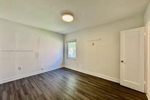 Villa ou maison à louer à Miami, Floride: 3 chambres, 223.24 m2 № 2050443 - photo 20