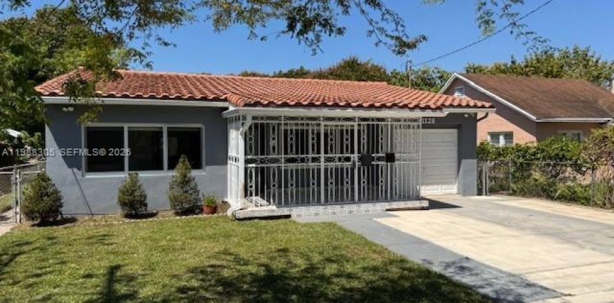 Villa ou maison à Miami, Floride 3 chambres, 223.24 m2 № 2050443
