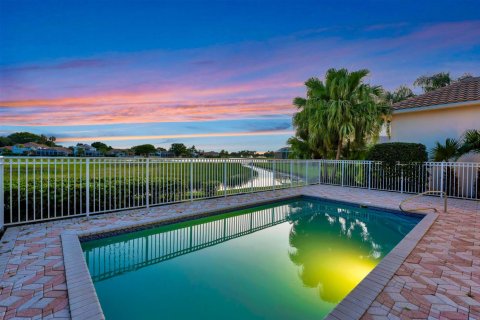 House in Palm Beach Gardens, Florida 5 bedrooms, 282.33 sq.m. № 2088147 - photo 9