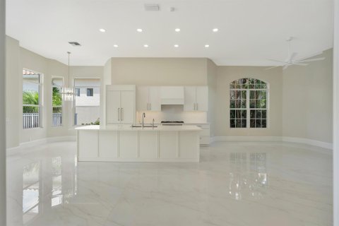 House in Palm Beach Gardens, Florida 5 bedrooms, 282.33 sq.m. № 2088147 - photo 26