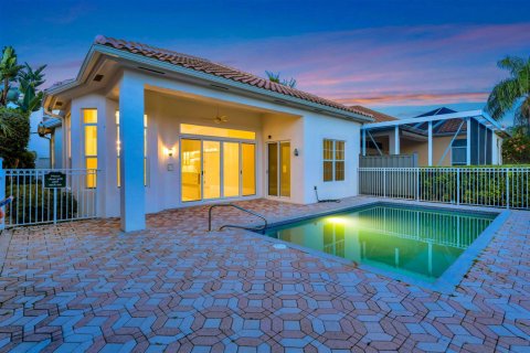 House in Palm Beach Gardens, Florida 5 bedrooms, 282.33 sq.m. № 2088147 - photo 8