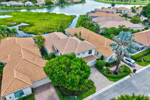 House in Palm Beach Gardens, Florida 5 bedrooms, 282.33 sq.m. № 2088147 - photo 7