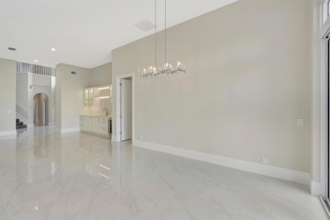 House in Palm Beach Gardens, Florida 5 bedrooms, 282.33 sq.m. № 2088147 - photo 18