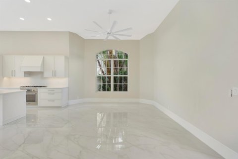 House in Palm Beach Gardens, Florida 5 bedrooms, 282.33 sq.m. № 2088147 - photo 21
