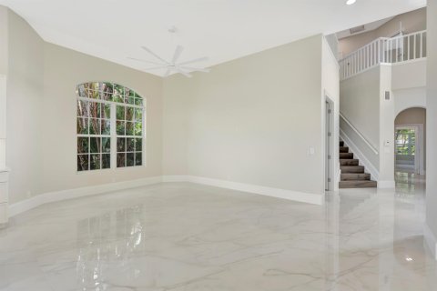 House in Palm Beach Gardens, Florida 5 bedrooms, 282.33 sq.m. № 2088147 - photo 11