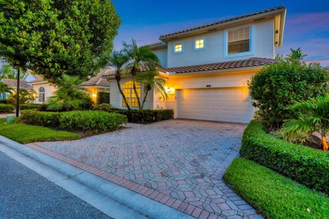 House in Palm Beach Gardens, Florida 5 bedrooms, 282.33 sq.m. № 2088147 - photo 2