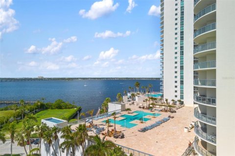Condo in Fort Myers, Florida, 2 bedrooms  № 1420736 - photo 15