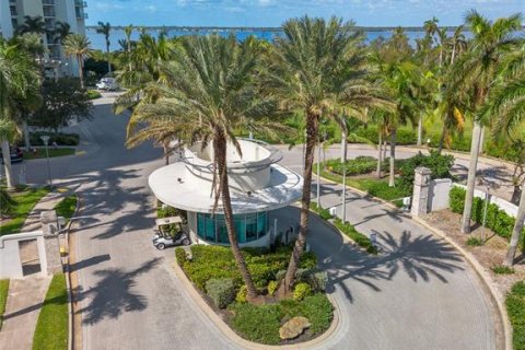 Condo in Fort Myers, Florida, 2 bedrooms  № 1420736 - photo 13