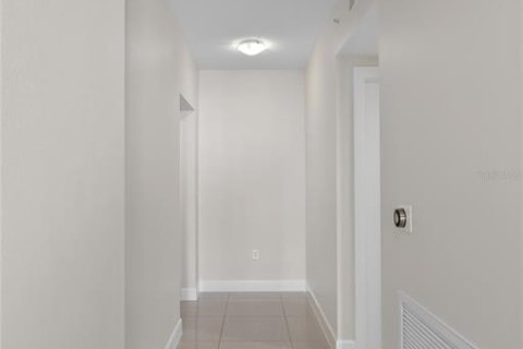 Condo in Fort Myers, Florida, 2 bedrooms  № 1420736 - photo 19