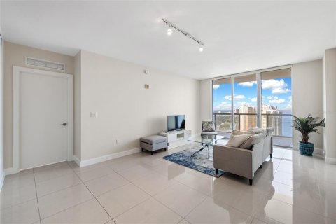 Condo in Fort Myers, Florida, 2 bedrooms  № 1420736 - photo 22