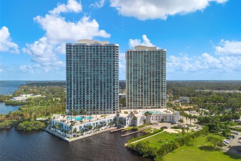 Condo in Fort Myers, Florida, 2 bedrooms  № 1420736 - photo 7