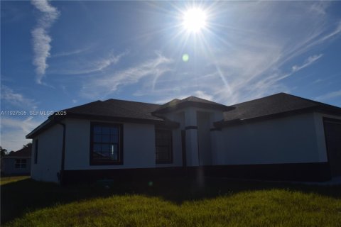 Villa ou maison à vendre à Lehigh Acres, Floride: 3 chambres № 1987985 - photo 6