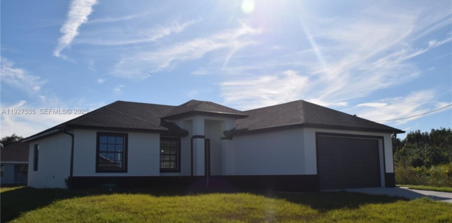 Villa ou maison à Lehigh Acres, Floride 3 chambres № 1987985