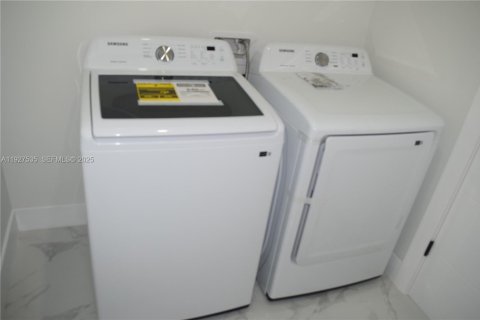 Villa ou maison à vendre à Lehigh Acres, Floride: 3 chambres № 1987985 - photo 12